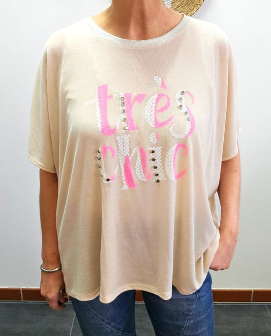 Très Chic Shirt Beige – Statement-Shirt mit Strass